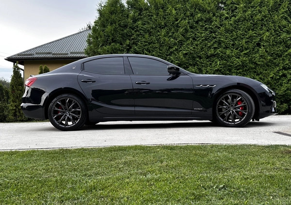 Maserati Ghibli cena 269000 przebieg: 29800, rok produkcji 2020 z Rzeszów małe 232